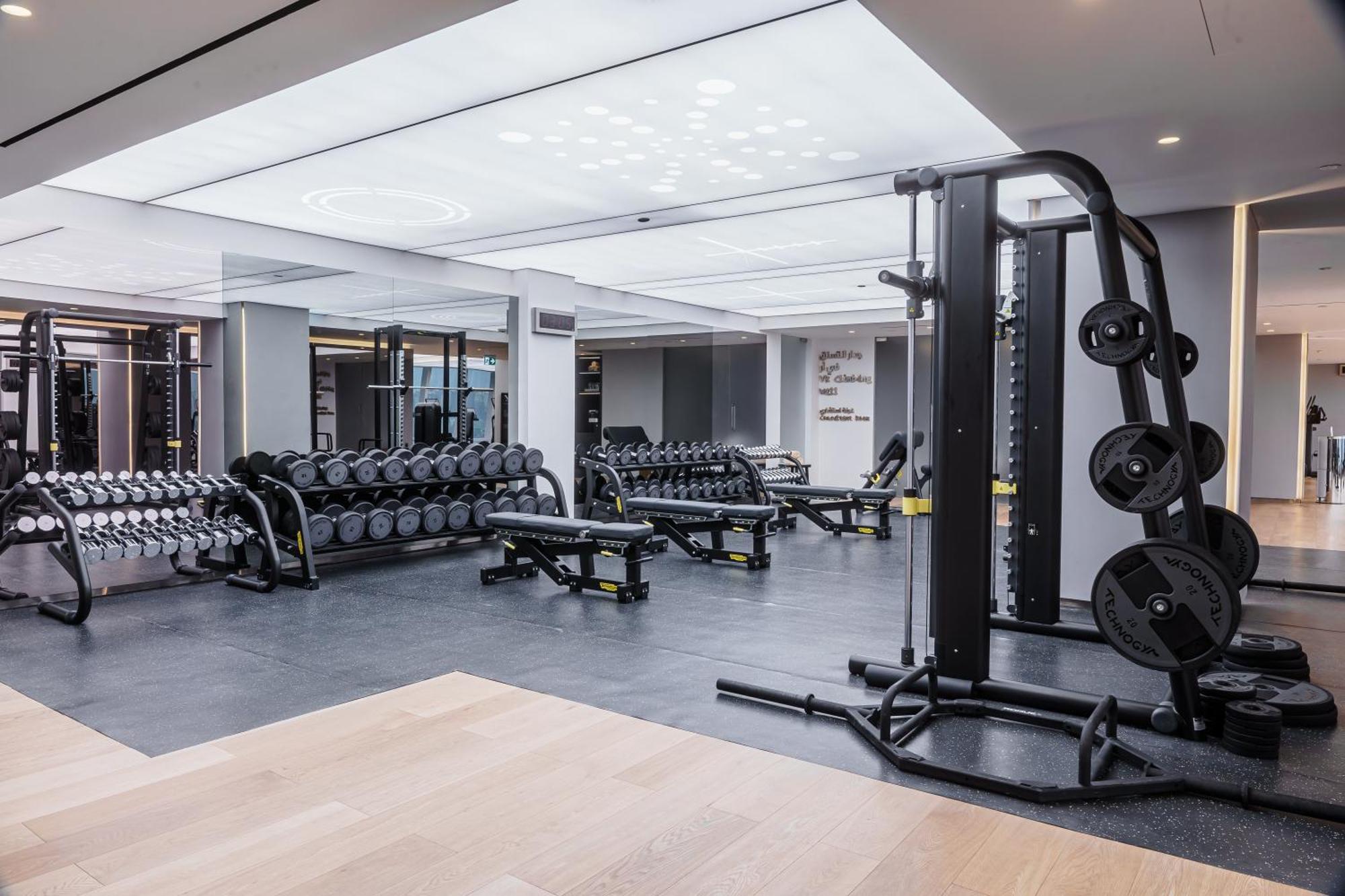 Fairmont Doha Hotel Lusail Ngoại thất bức ảnh The gym at The Ivy Collection