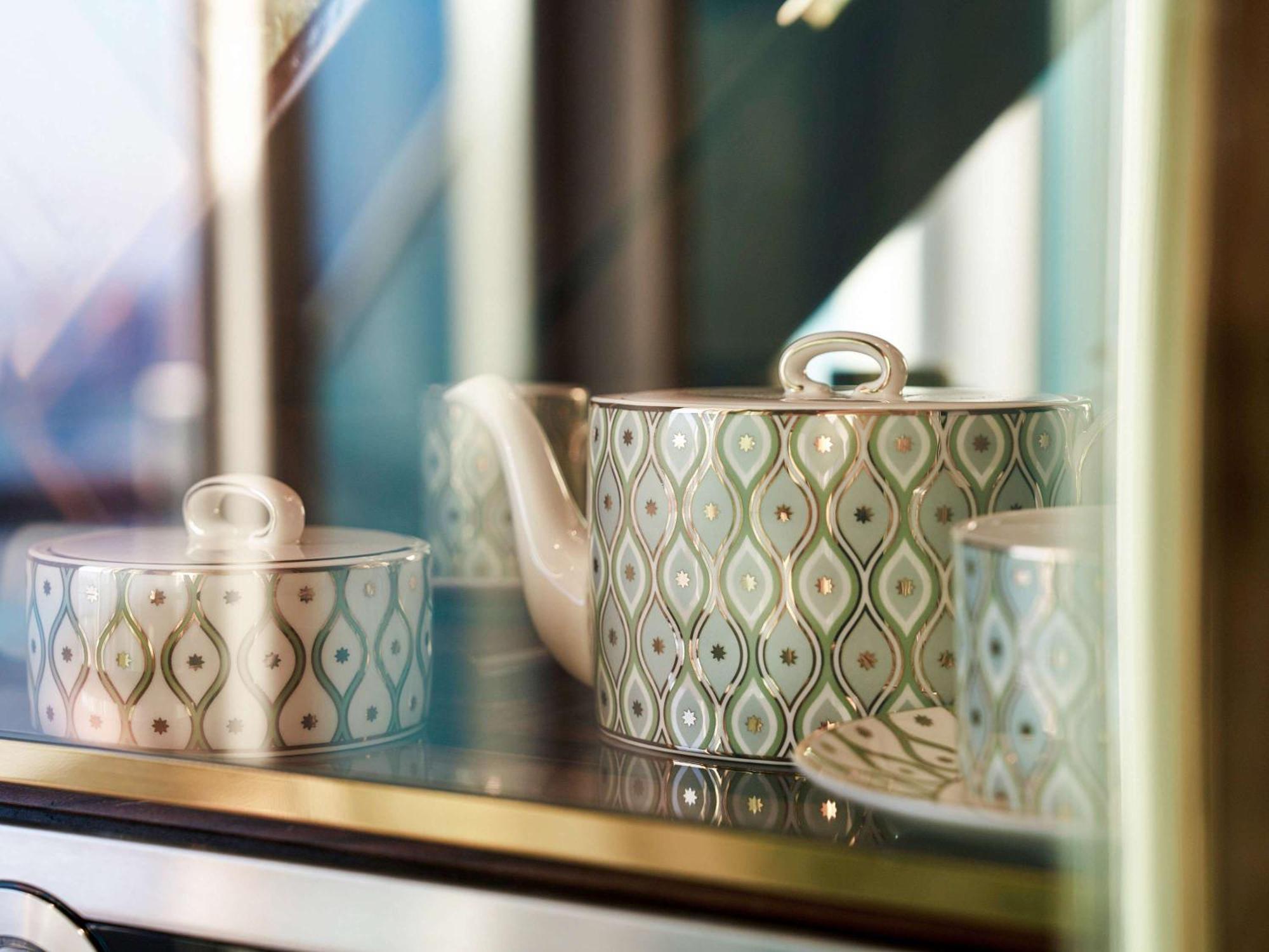 Fairmont Doha Hotel Lusail Ngoại thất bức ảnh Teaware