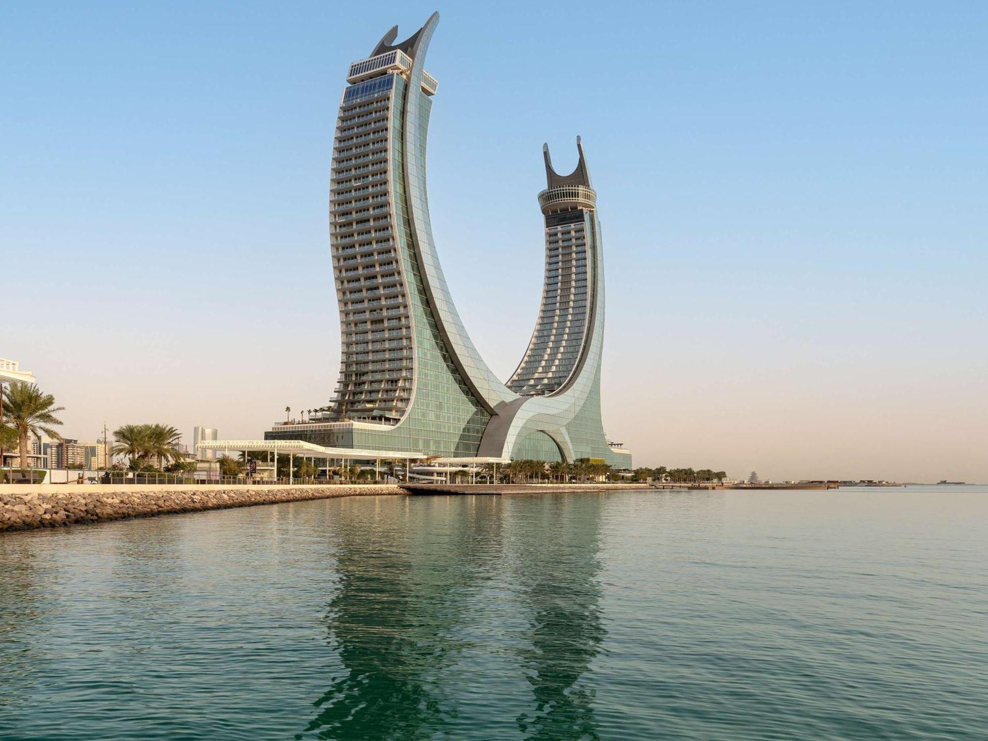 Fairmont Doha Hotel Lusail Ngoại thất bức ảnh The King Fisher Hotel