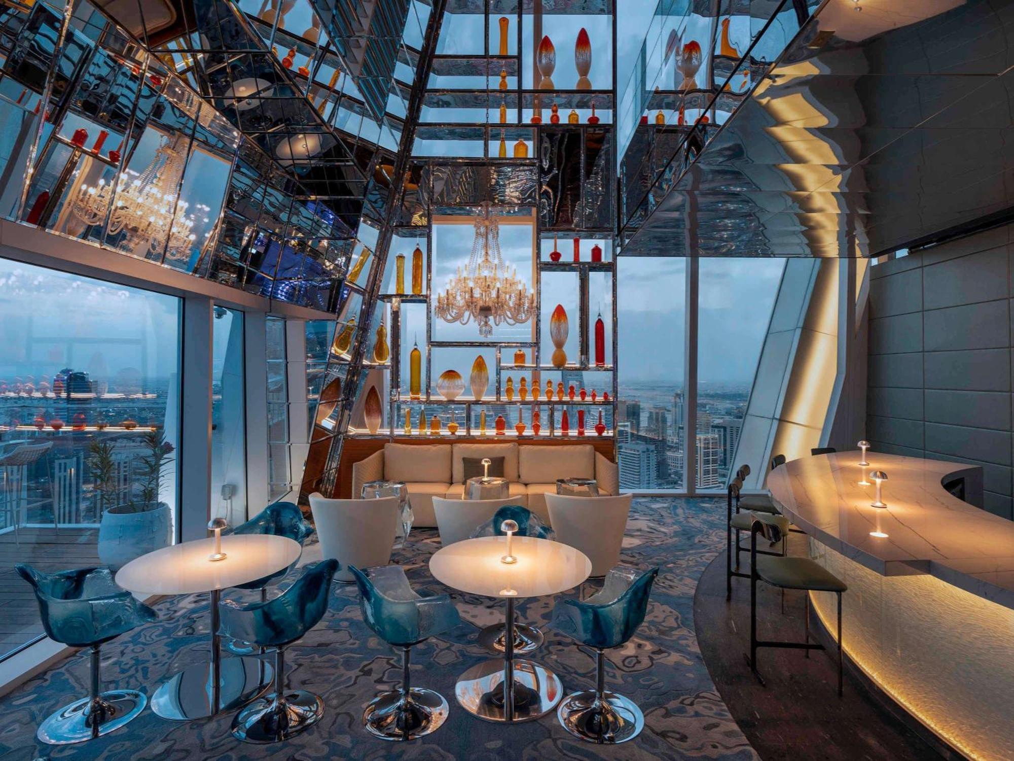 Fairmont Doha Hotel Lusail Ngoại thất bức ảnh The Sky Bar