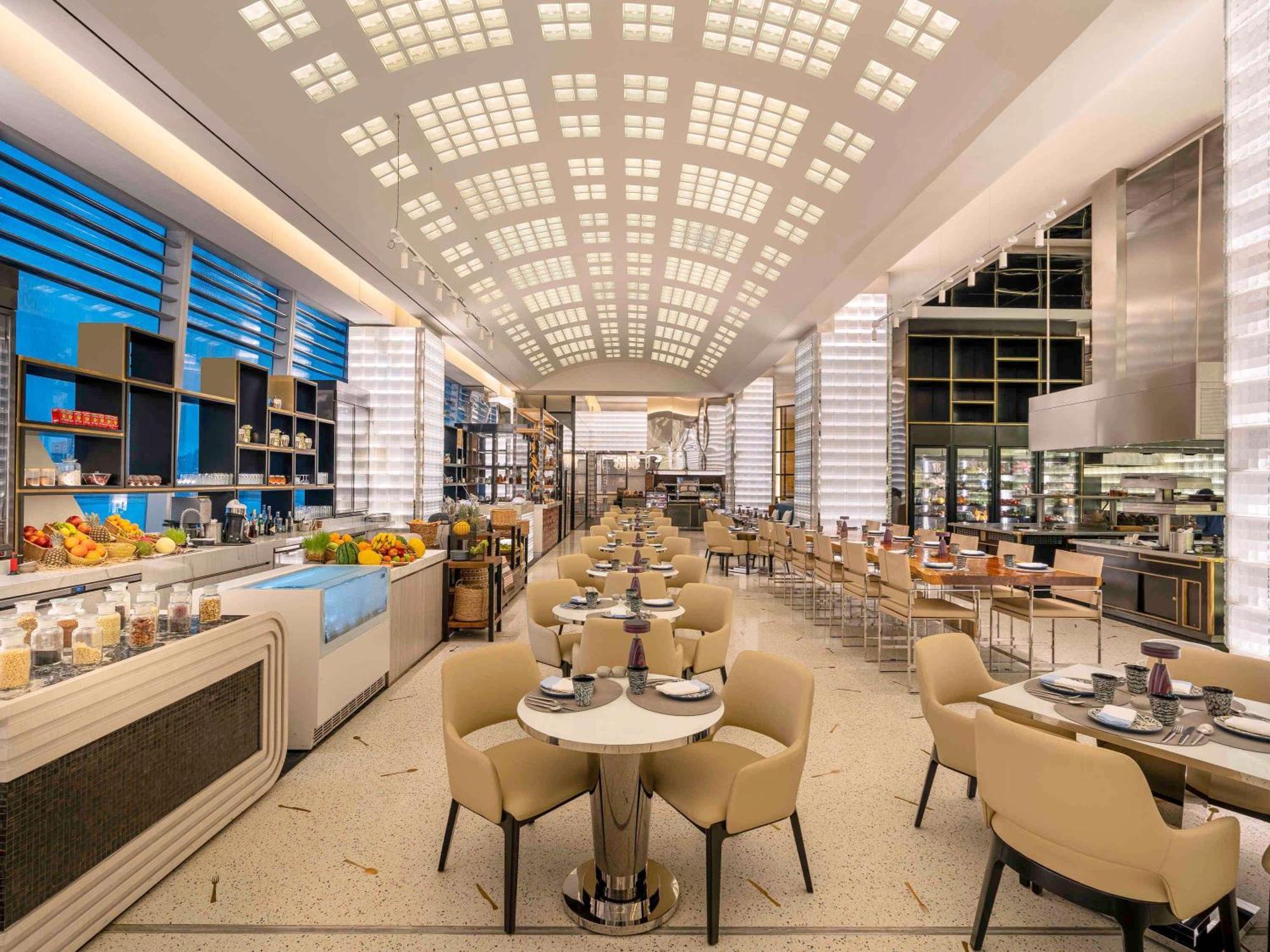 Fairmont Doha Hotel Lusail Ngoại thất bức ảnh The Café